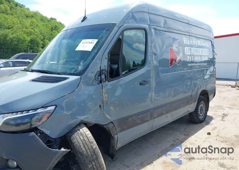 2022 Mercedes-Benz Sprinter 2500 Standard Roof V6 из США, поврежденный, VIN W1Y4EBVYXNT102355